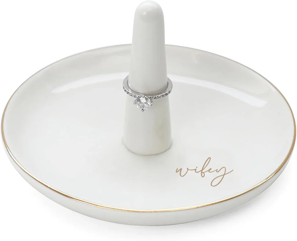 ring holder – last minute bridal shower gift